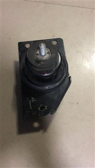 东风悦达起亚瑞欧发动机右支脚蹲，原厂的