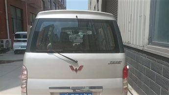 河南开封13383786516求购，2009款五菱鸿途，方向盘盖板，和右中门锁机构，