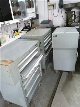 纯正宝马4S店工具手推车，9个，原价4000元/个，现价600元/个，6成新